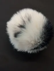 Bambuľka, kožušinová bambuľka, krémová s čiernou, 8 cm