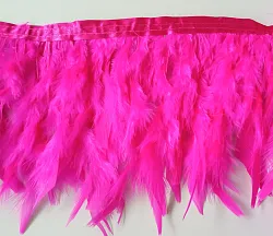 Prýmek z krůtího peří 12-15 cm, fuchsiový 