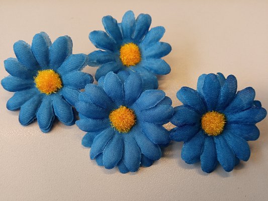 Sedmokráska kvet tmavomodrá, textilná dekorácia, kvet 4 cm