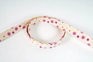Popruh bavlněný 25mm, růžová kytička na vanilkové, galanterie, metráž