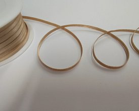Atlasová stuha šíře 3mm, béžová se zlatou nitkou